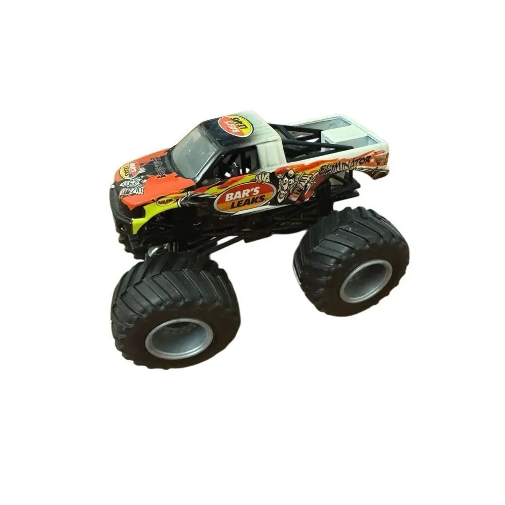 Hot Wheels Monster Jam Lot of 6 Monster Trucks Grave Digger